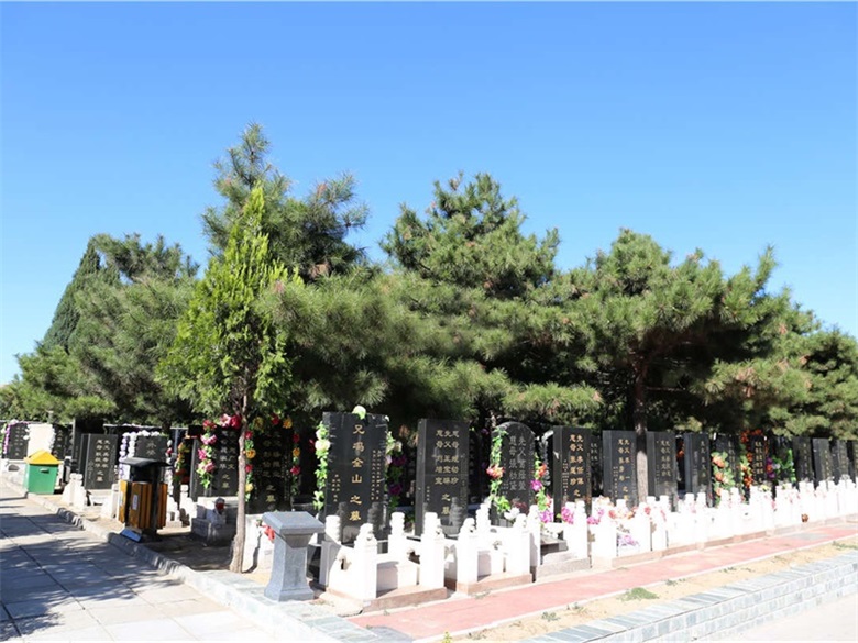 八宝山人民公墓官方墓区/墓型实景